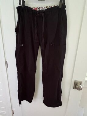 Koi Lindsey cargo scrub pant sz M petite EUC LN 701P